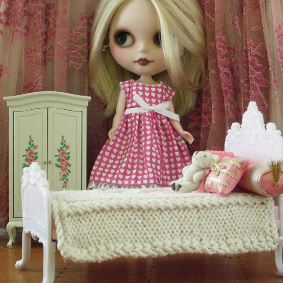 Be Mine knitted bedspread for Blythe